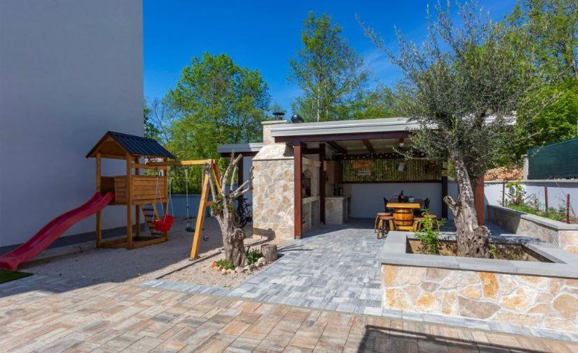 Anavi Apartman *